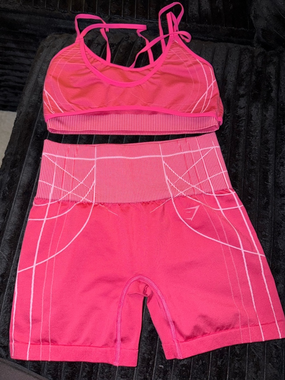 GYMSHARK APEX SEAMLESS STRAPPY BRA & SEAMLESS SHORTS